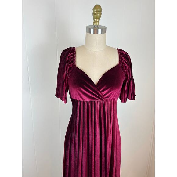 ASOS Burgundy Wine Velvet Maxi Dress 4 Empire Waist Pleated Twist Cutout Back - Picture 3 of 16